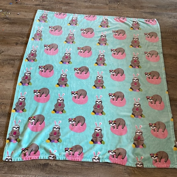 50 x 60 SLOTH EASTER THROW - Picture 3 of 3
